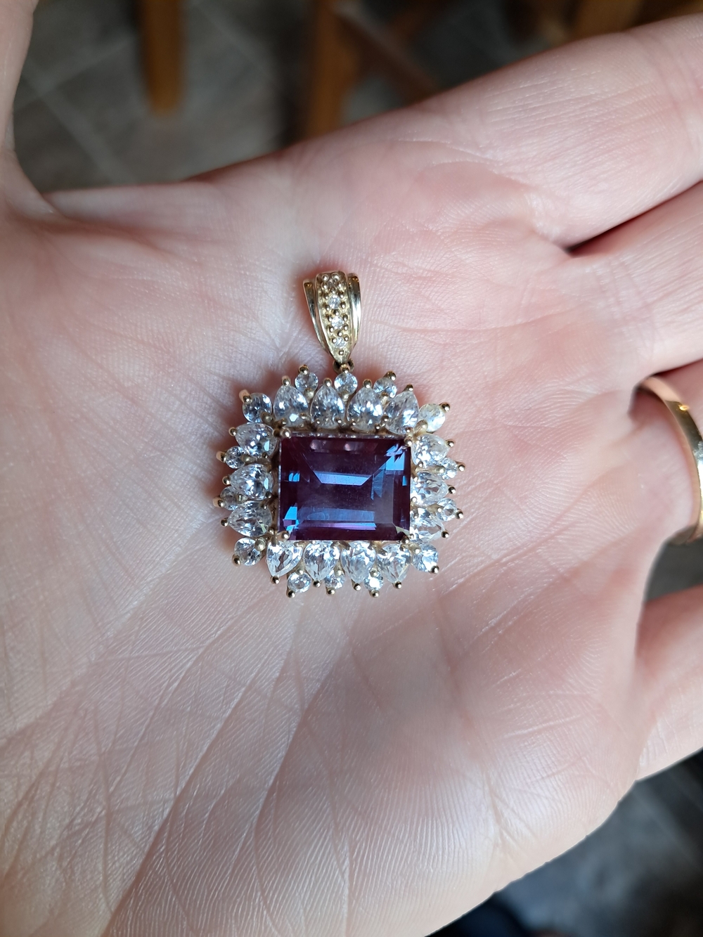 10K Gold Changing Color Saphire White Topaz Gemstones Halo Pendant